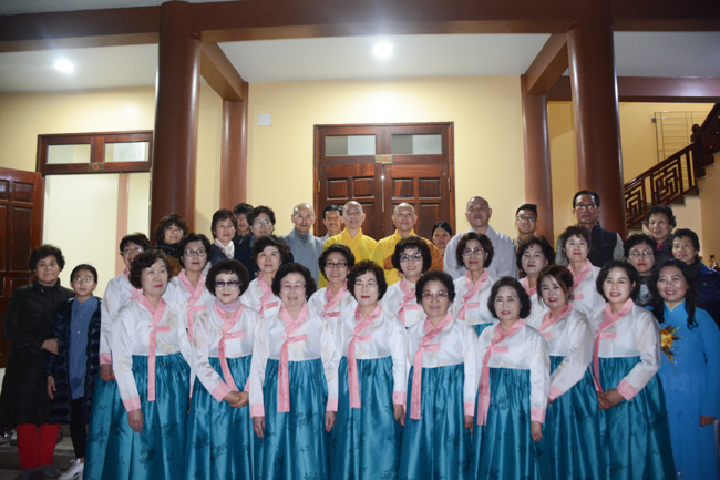 Lantern Lighting Ritual to commemorate Amitabha’s Birthday at Co Am Pagoda – Nghe An