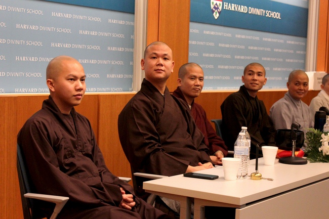 Ngày quán niệm tại ĐH Harvard: Vẫn Còn Hạnh Phúc