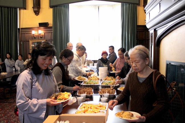 Ngày quán niệm tại ĐH Harvard: Vẫn Còn Hạnh Phúc