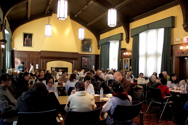 Ngày quán niệm tại ĐH Harvard: Vẫn Còn Hạnh Phúc