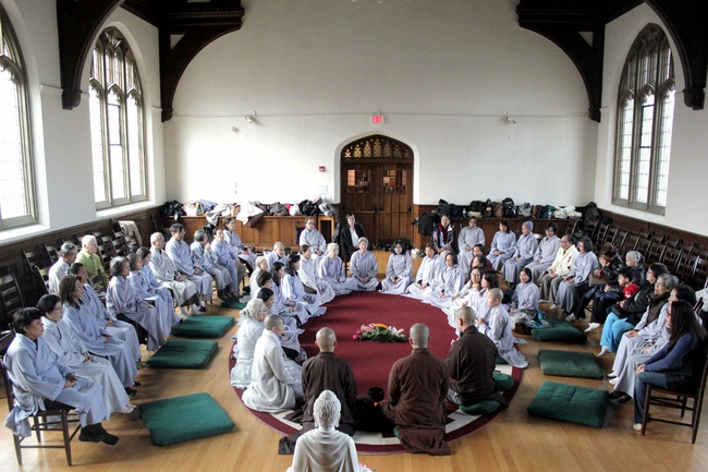 Ngày quán niệm tại ĐH Harvard: Vẫn Còn Hạnh Phúc