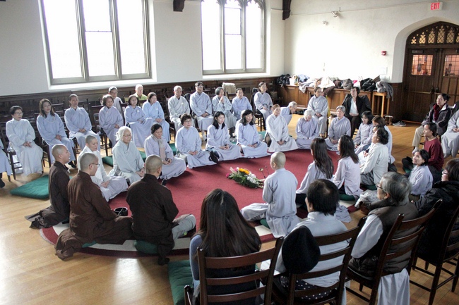 Ngày quán niệm tại ĐH Harvard: Vẫn Còn Hạnh Phúc