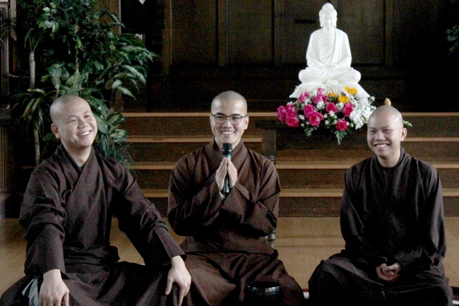 Ngày quán niệm tại ĐH Harvard: Vẫn Còn Hạnh Phúc