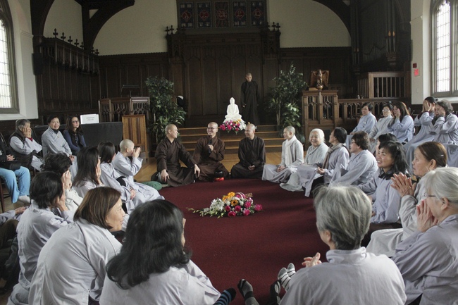 Ngày quán niệm tại ĐH Harvard: Vẫn Còn Hạnh Phúc