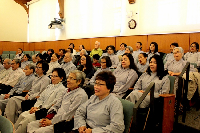 Ngày quán niệm tại ĐH Harvard: Vẫn Còn Hạnh Phúc