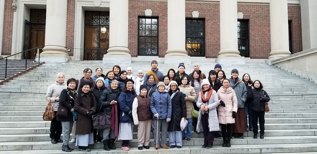 Ngày quán niệm tại ĐH Harvard: Vẫn Còn Hạnh Phúc