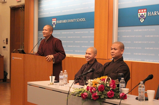 Ngày quán niệm tại ĐH Harvard: Vẫn Còn Hạnh Phúc