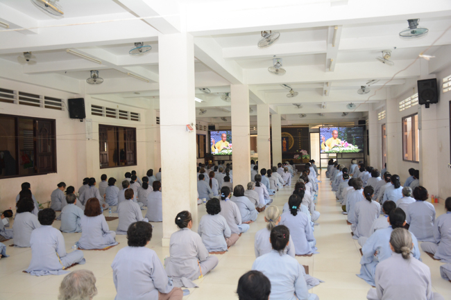 Dharma Talk “Giving up – Letting go” – The 90th Seven-Day Retreat