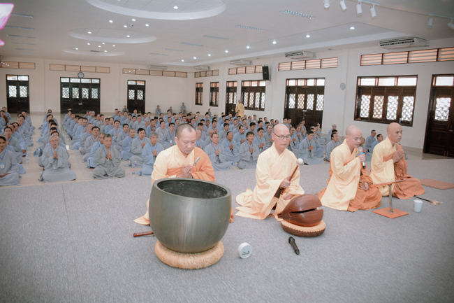 Dharma Talk “Giving up – Letting go” – The 90th Seven-Day Retreat