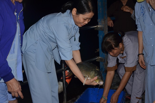 Tặng quà tại Trung tâm bảo trợ xã  hội Chánh Phú Hòa