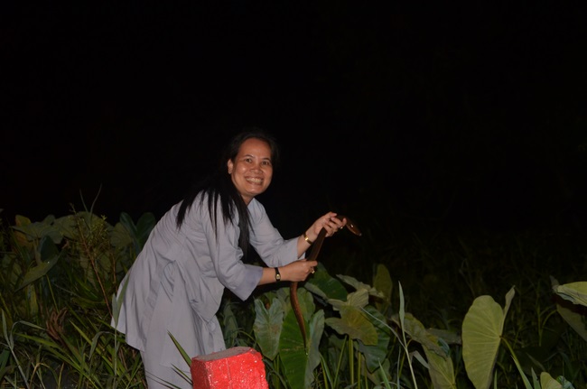 Tặng quà tại Trung tâm bảo trợ xã  hội Chánh Phú Hòa