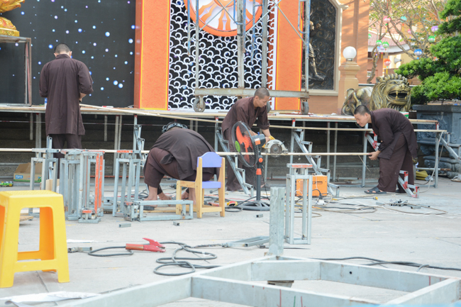 Trước Giờ G đêm hoa đăng kỷ niệm đức Phật A-di-đà