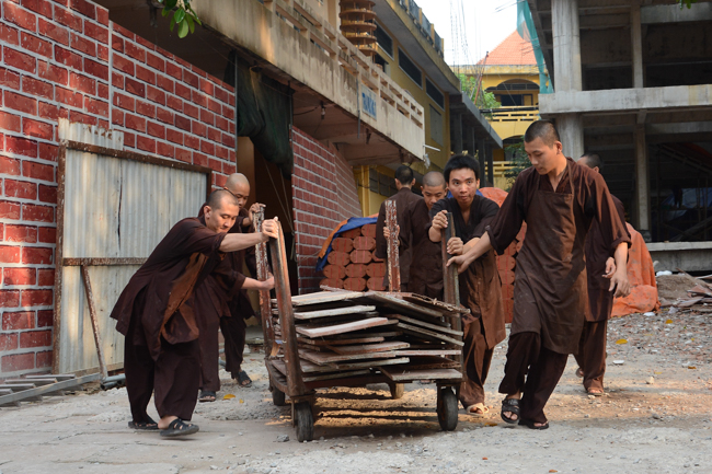 Trước Giờ G đêm hoa đăng kỷ niệm đức Phật A-di-đà