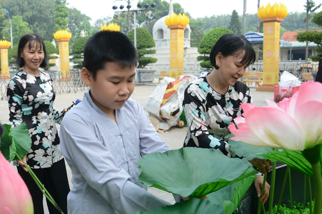 Trước Giờ G đêm hoa đăng kỷ niệm đức Phật A-di-đà