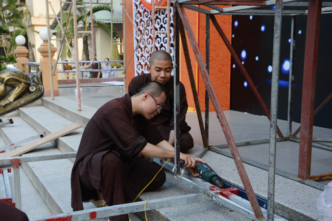 Trước Giờ G đêm hoa đăng kỷ niệm đức Phật A-di-đà