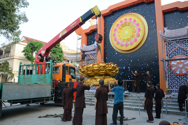 Trước Giờ G đêm hoa đăng kỷ niệm đức Phật A-di-đà