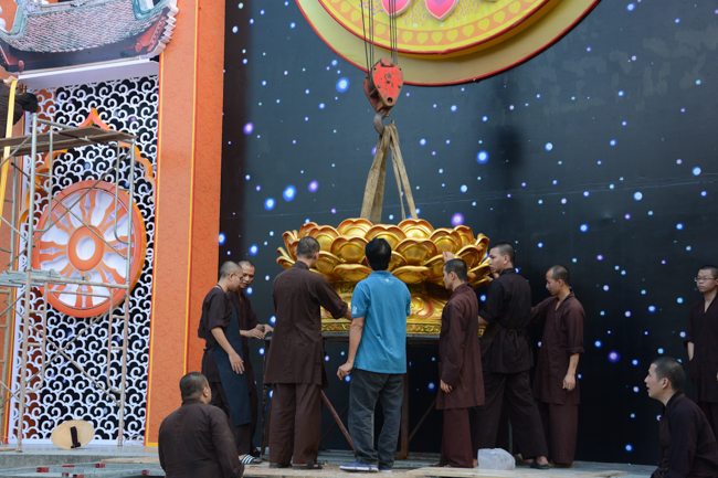 Trước Giờ G đêm hoa đăng kỷ niệm đức Phật A-di-đà