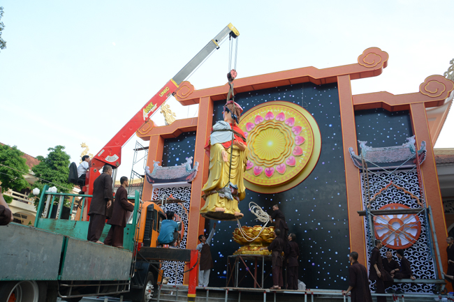 Trước Giờ G đêm hoa đăng kỷ niệm đức Phật A-di-đà