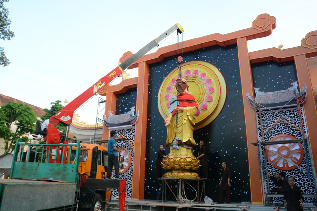 Trước Giờ G đêm hoa đăng kỷ niệm đức Phật A-di-đà