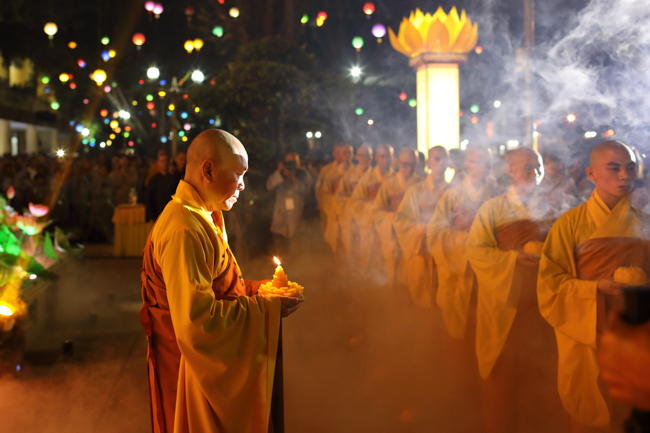 Lung linh đêm Di Đà 2018