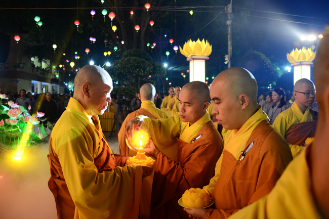 Lung linh đêm Di Đà 2018