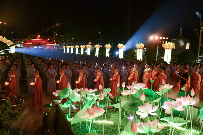 Lung linh đêm Di Đà 2018