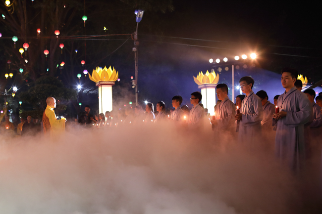 Lung linh đêm Di Đà 2018