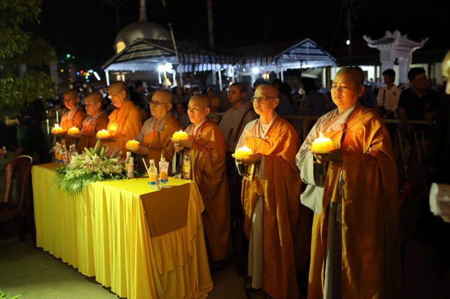 Lung linh đêm Di Đà 2018