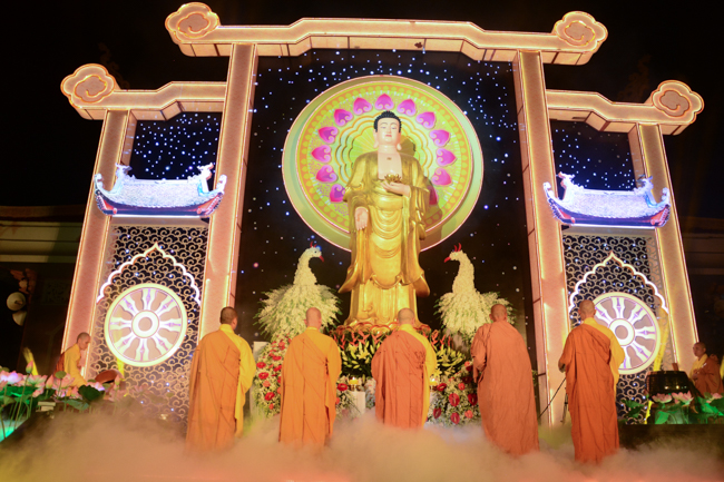 Lung linh đêm Di Đà 2018