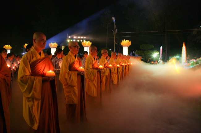 Lung linh đêm Di Đà 2018