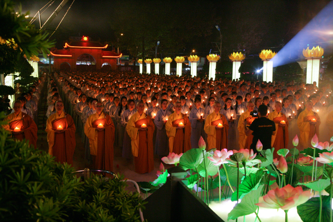 Lung linh đêm Di Đà 2018