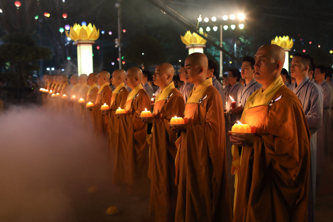 Lung linh đêm Di Đà 2018