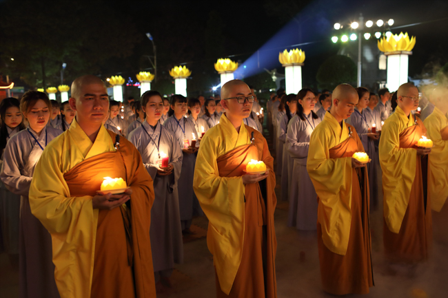 Lung linh đêm Di Đà 2018