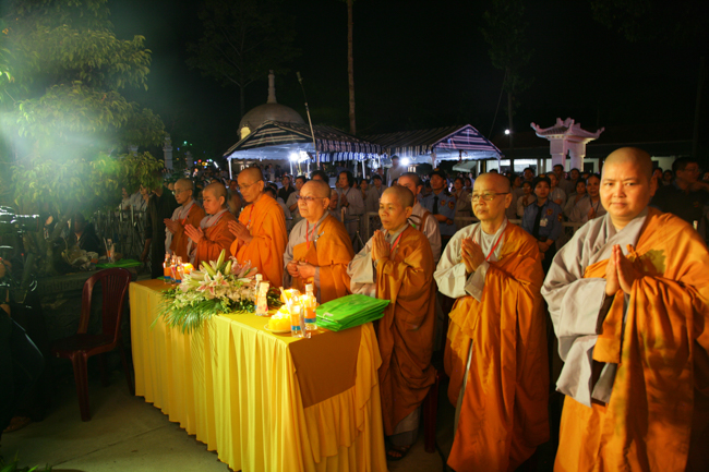 Lung linh đêm Di Đà 2018
