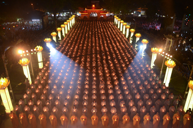 Lung linh đêm Di Đà 2018