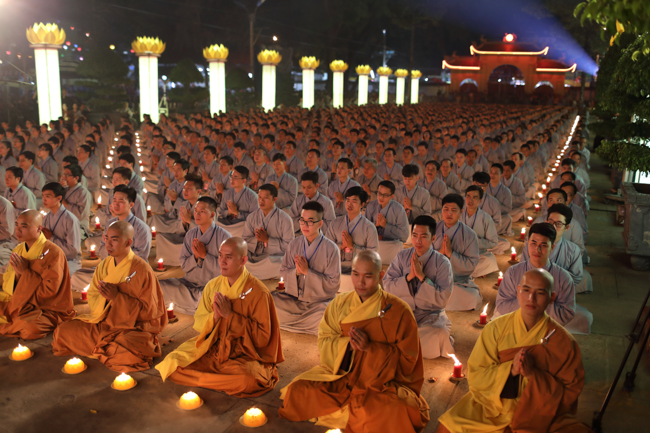Lung linh đêm Di Đà 2018