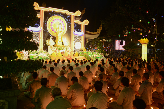 Lung linh đêm Di Đà 2018