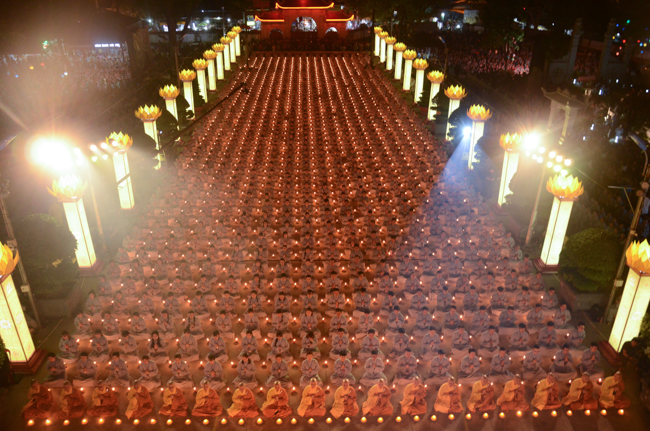 Lung linh đêm Di Đà 2018