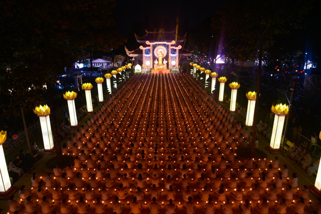 Lung linh đêm Di Đà 2018