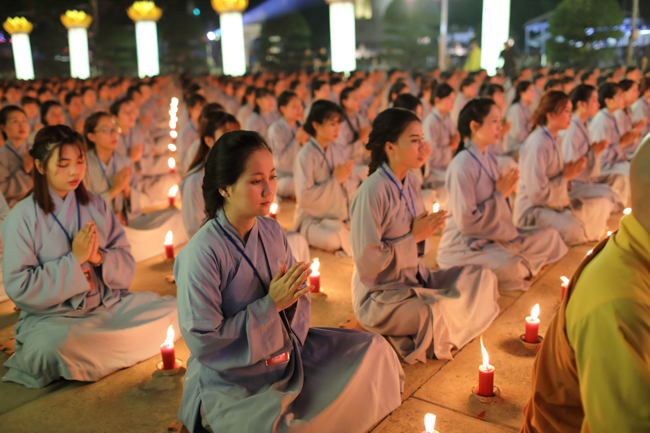 Lung linh đêm Di Đà 2018