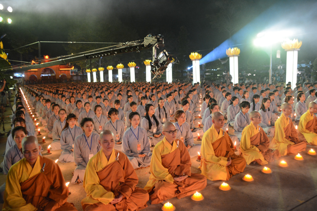 Lung linh đêm Di Đà 2018
