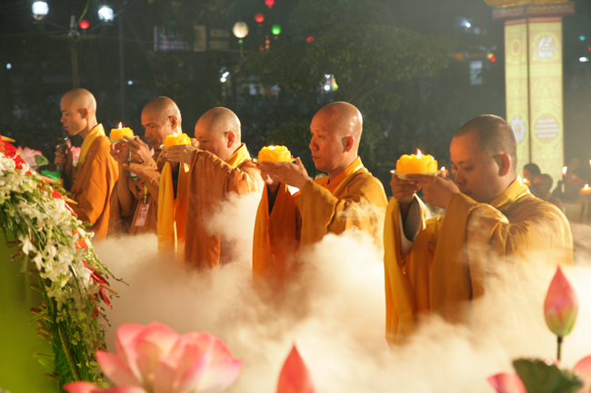 Lung linh đêm Di Đà 2018