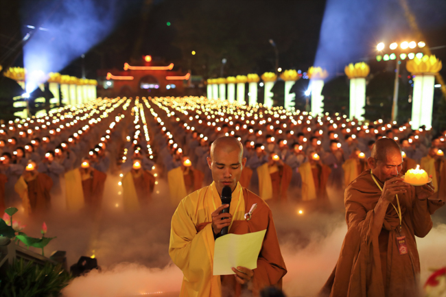 Lung linh đêm Di Đà 2018