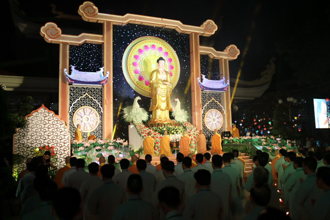 Lung linh đêm Di Đà 2018