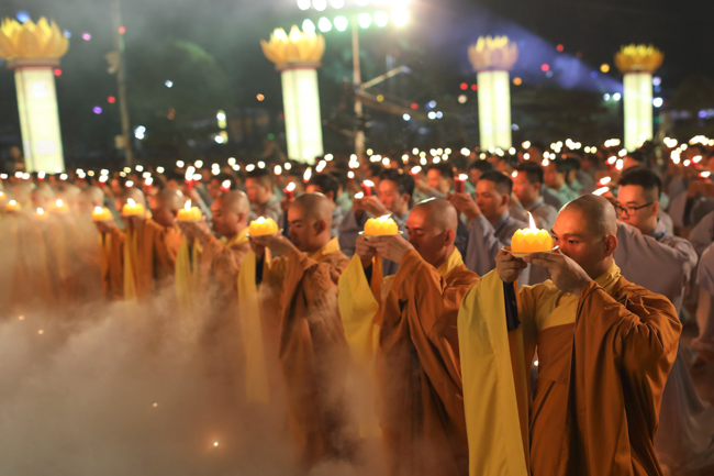 Lung linh đêm Di Đà 2018