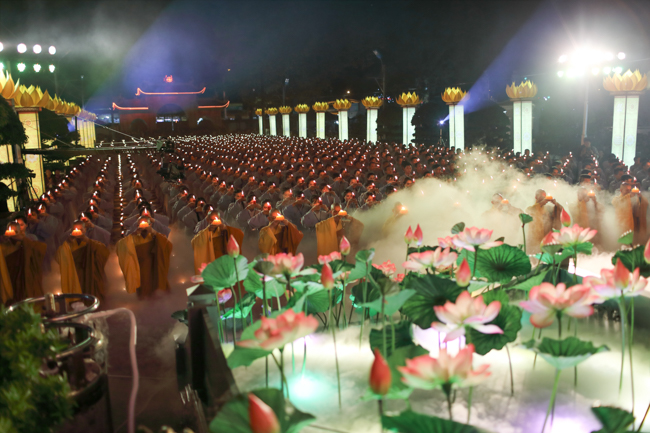 Lung linh đêm Di Đà 2018