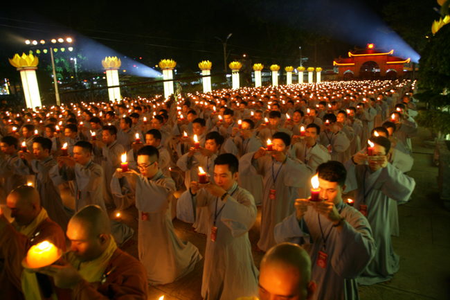 Lung linh đêm Di Đà 2018