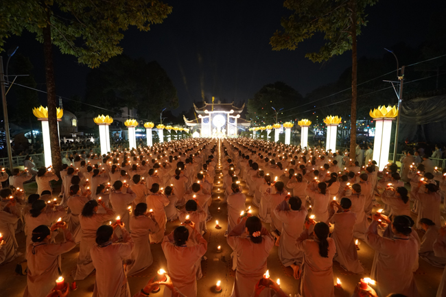 Lung linh đêm Di Đà 2018