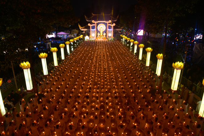 Lung linh đêm Di Đà 2018