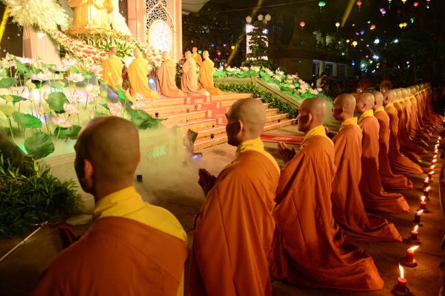 Lung linh đêm Di Đà 2018